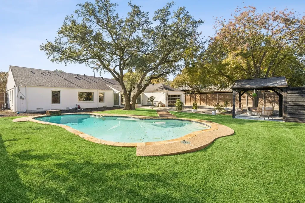 4863 Allencrest Lane Dallas TX 75244