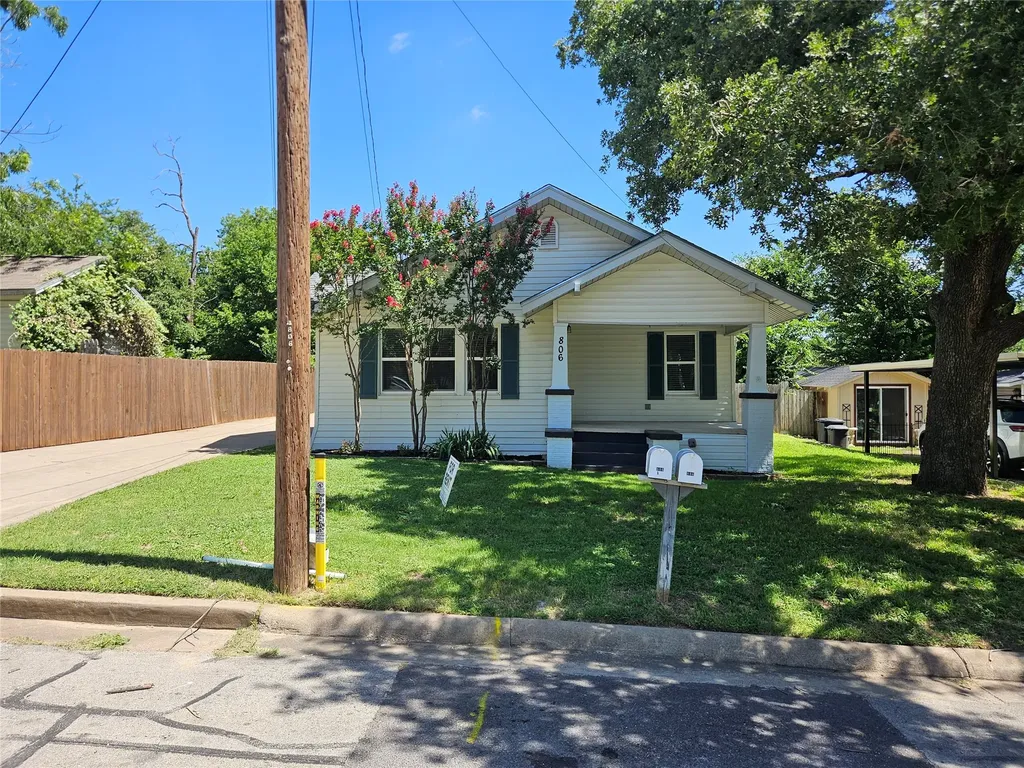 806 W Spring Street Weatherford TX 76086