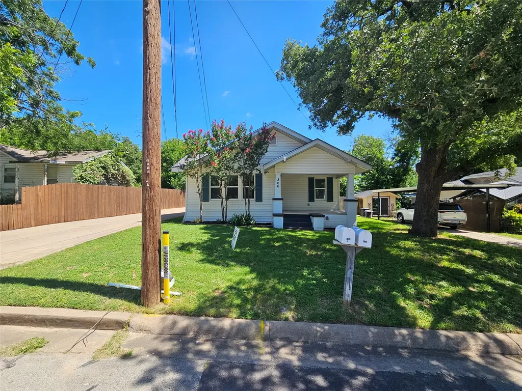 806 W Spring Street Weatherford TX 76086