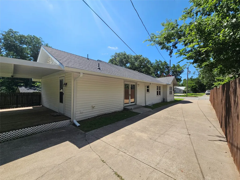 806 W Spring Street Weatherford TX 76086