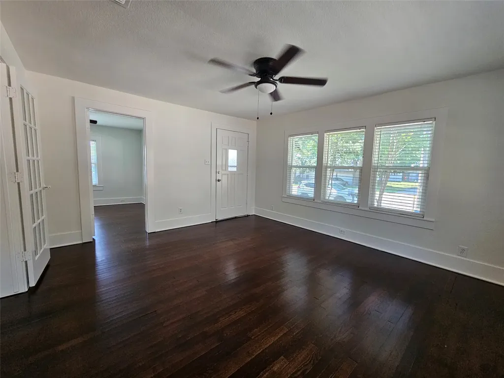 806 W Spring Street Weatherford TX 76086