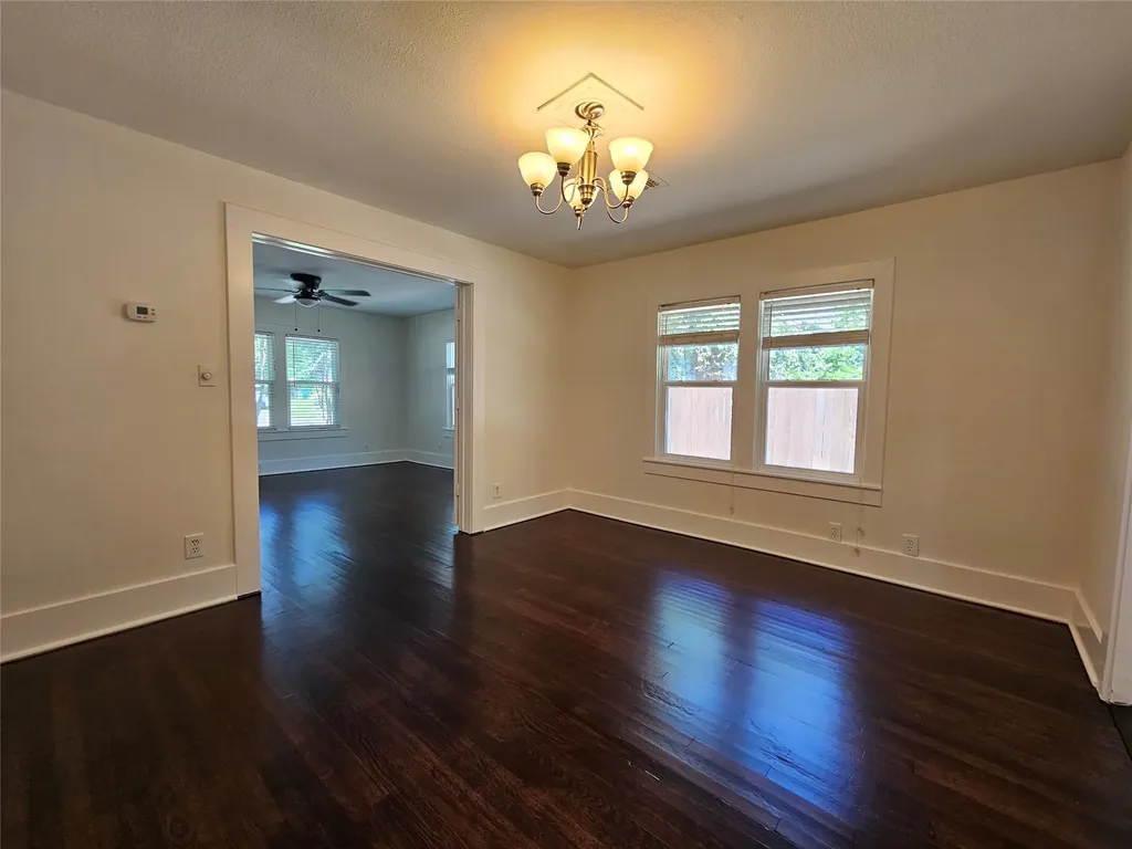 806 W Spring Street Weatherford TX 76086
