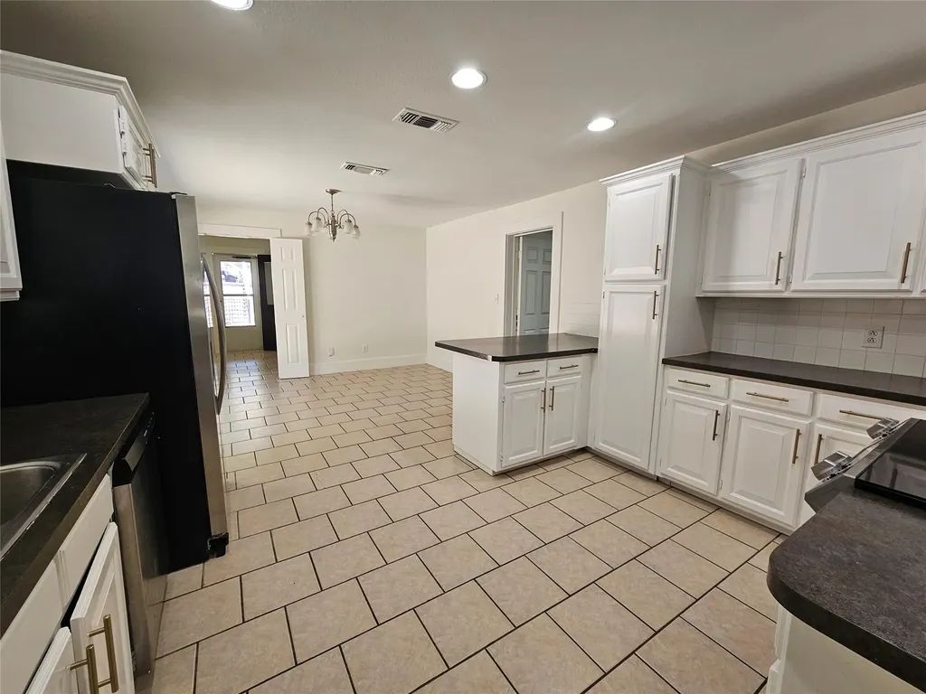 806 W Spring Street Weatherford TX 76086