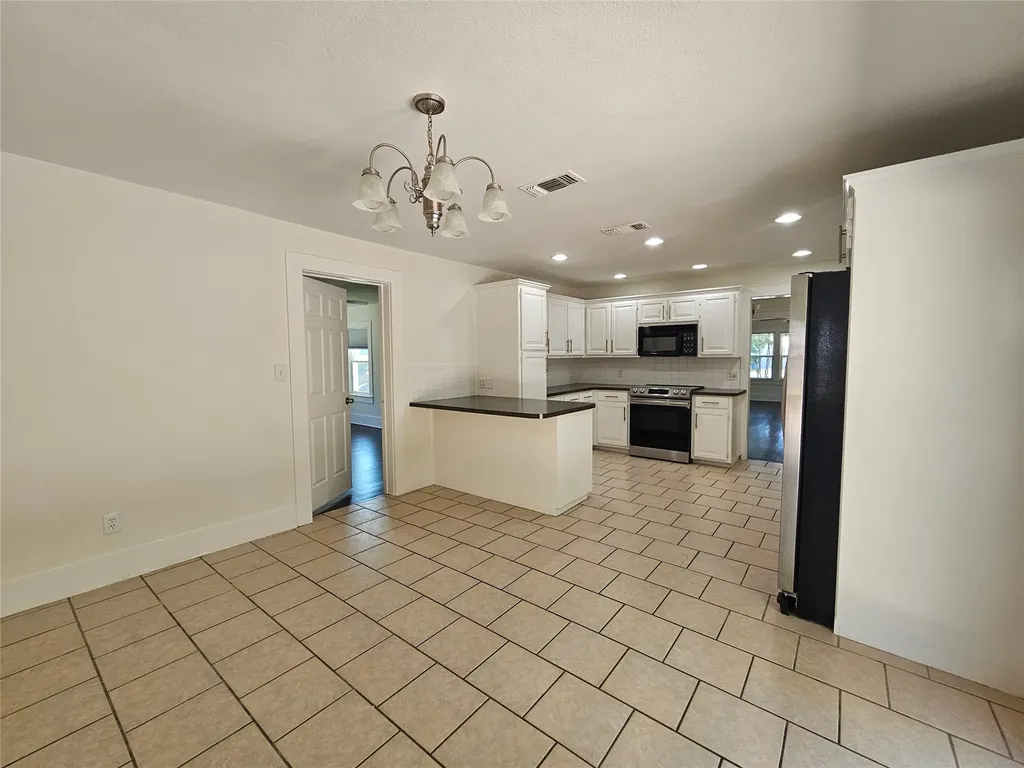 806 W Spring Street Weatherford TX 76086