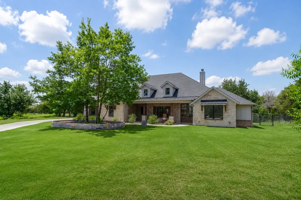 1024 Sky Road Weatherford TX 76087