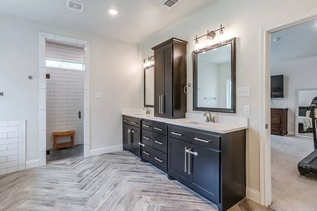 1024 Sky Road Weatherford TX 76087