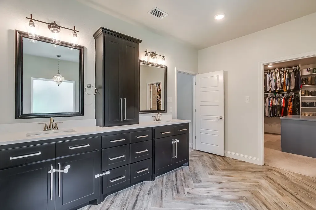 1024 Sky Road Weatherford TX 76087