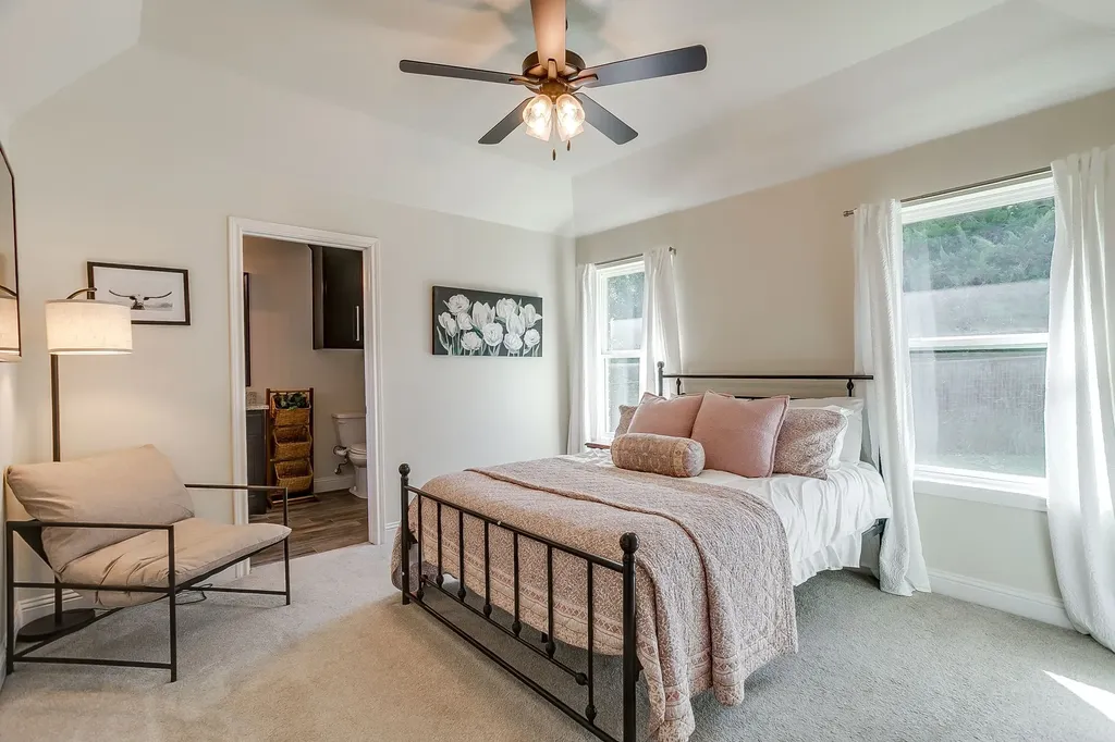 1024 Sky Road Weatherford TX 76087