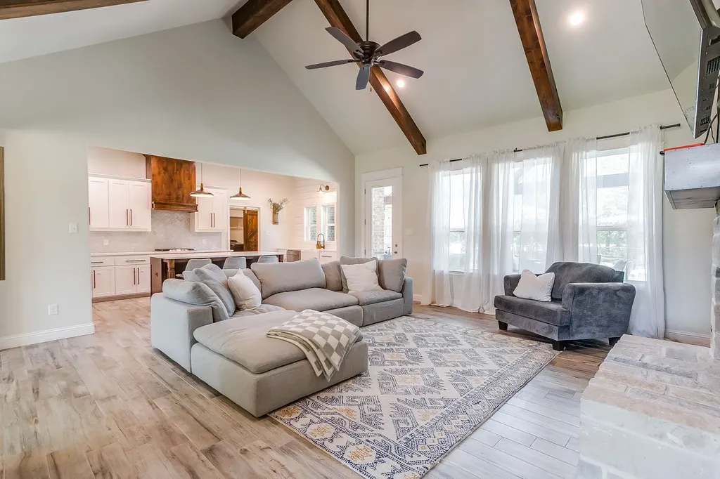 1024 Sky Road Weatherford TX 76087