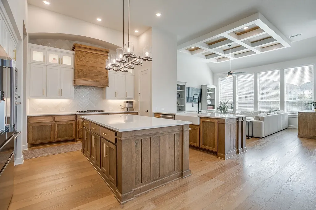 2137 Rolling Oaks Drive Fort Worth TX 76008