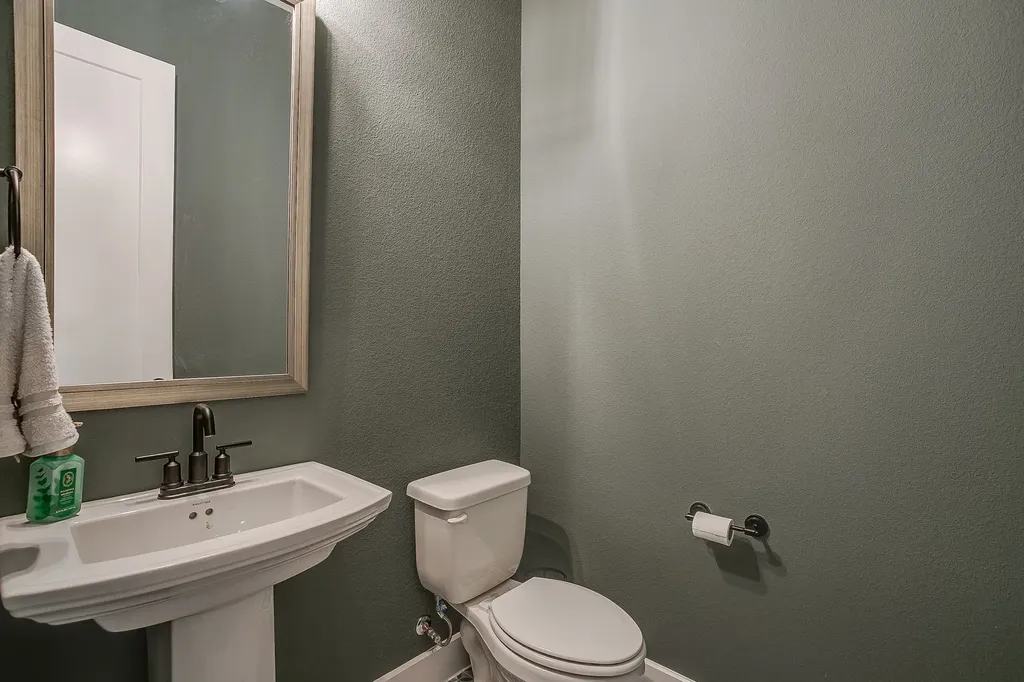 2137 Rolling Oaks Drive Fort Worth TX 76008