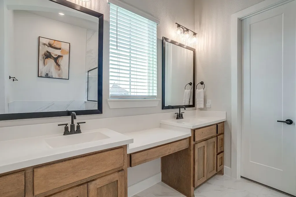 2137 Rolling Oaks Drive Fort Worth TX 76008