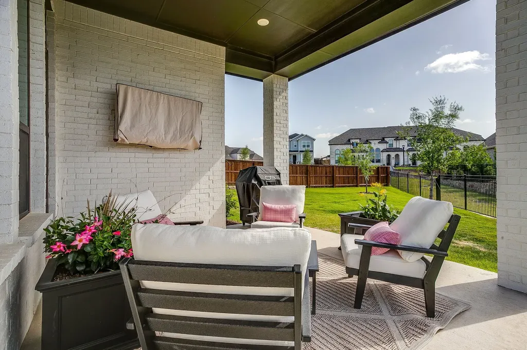 2137 Rolling Oaks Drive Fort Worth TX 76008