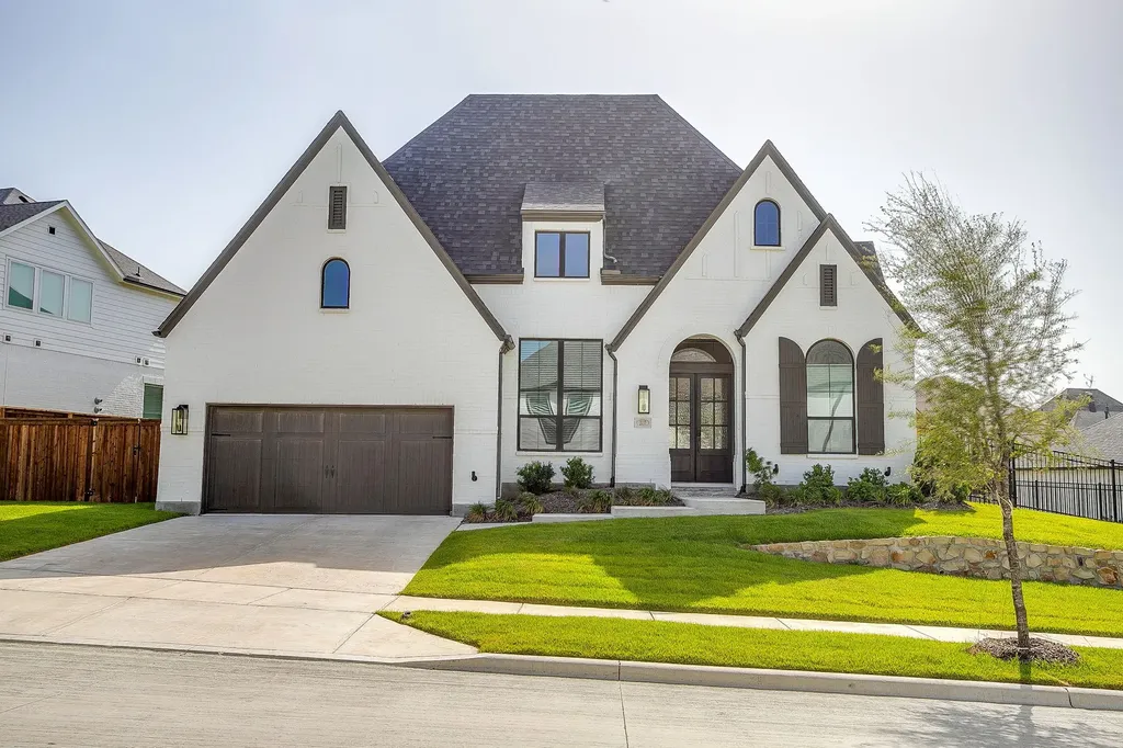 2137 Rolling Oaks Drive Fort Worth TX 76008