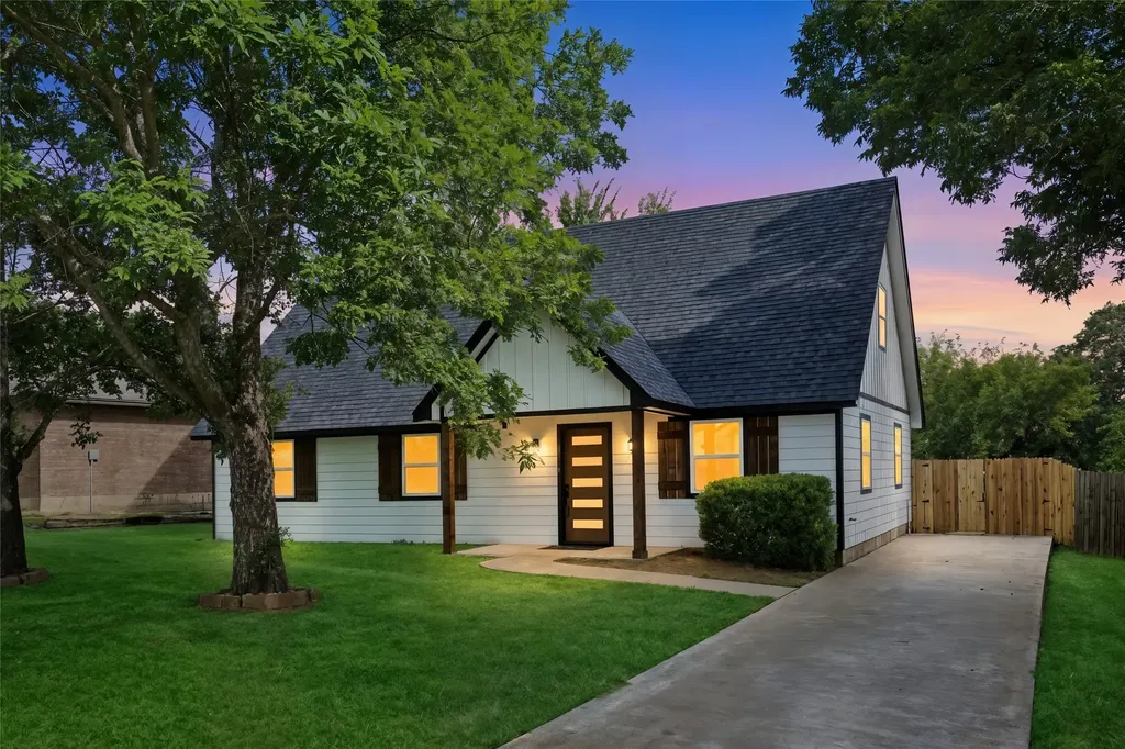 902 Melanie Lane Keene TX 76059