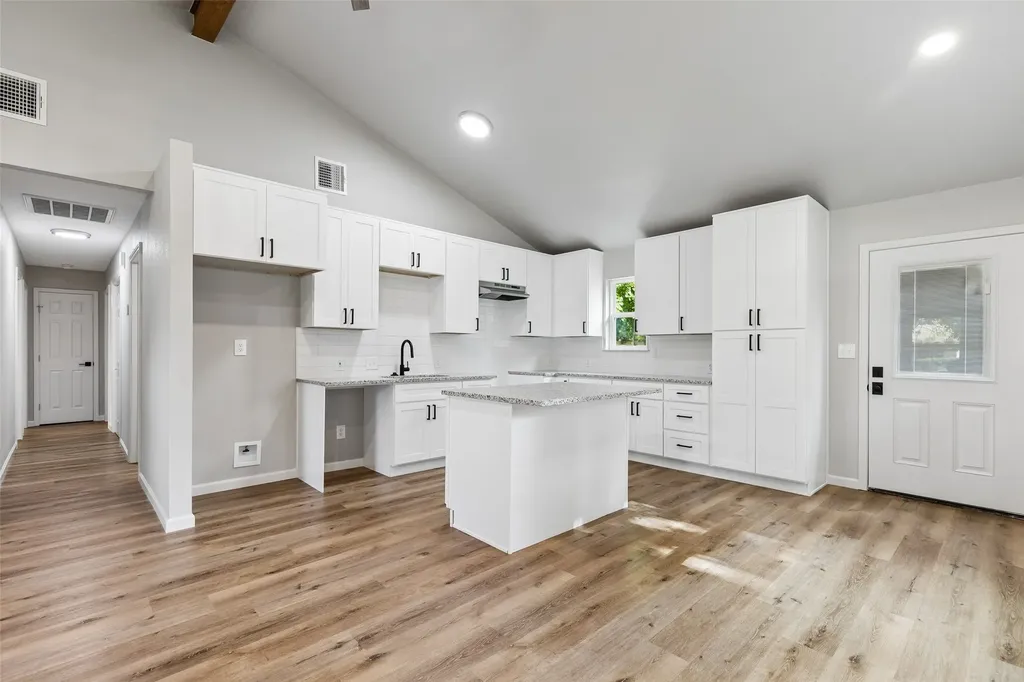 902 Melanie Lane Keene TX 76059