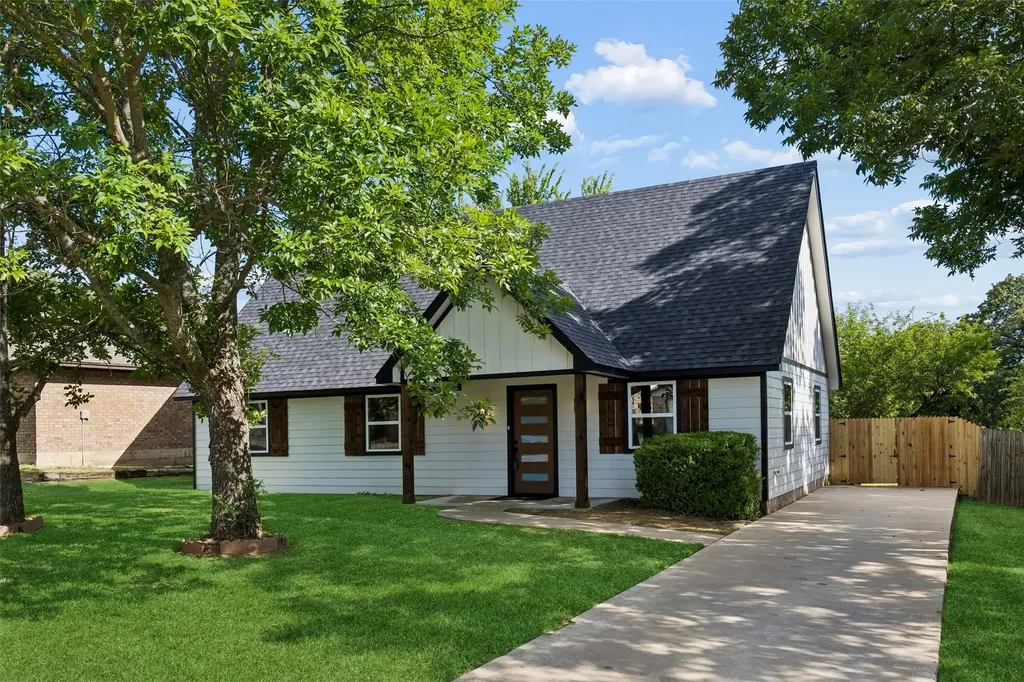 902 Melanie Lane Keene TX 76059
