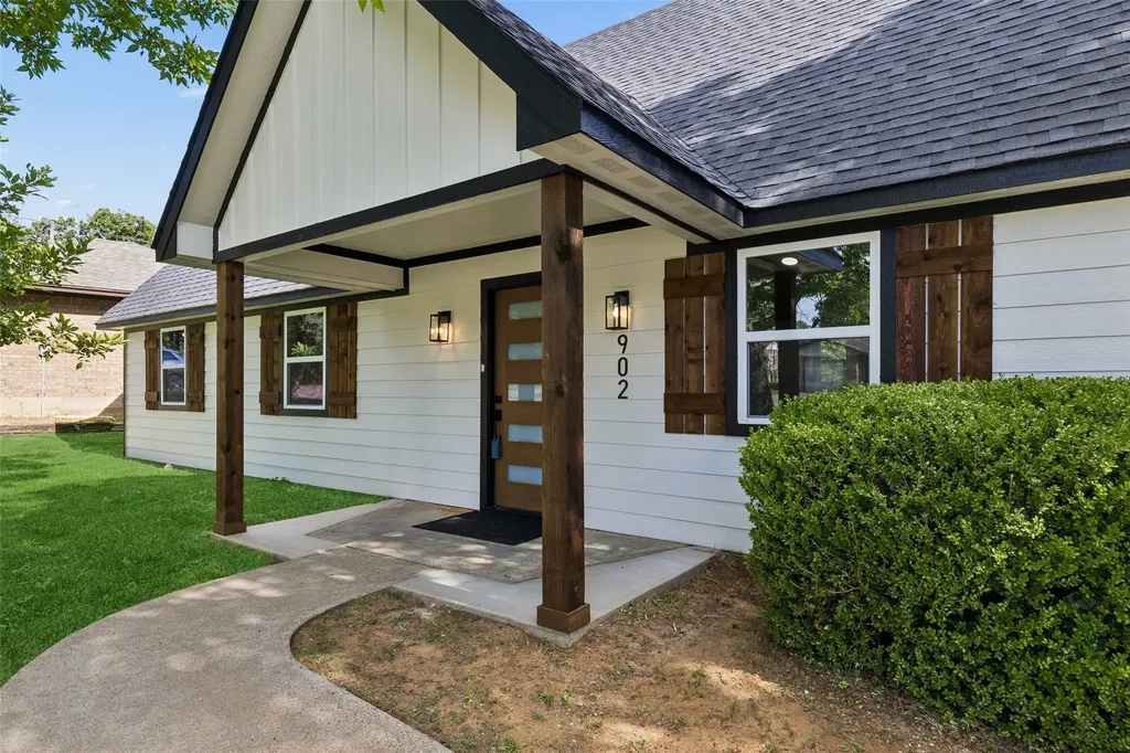 902 Melanie Lane Keene TX 76059