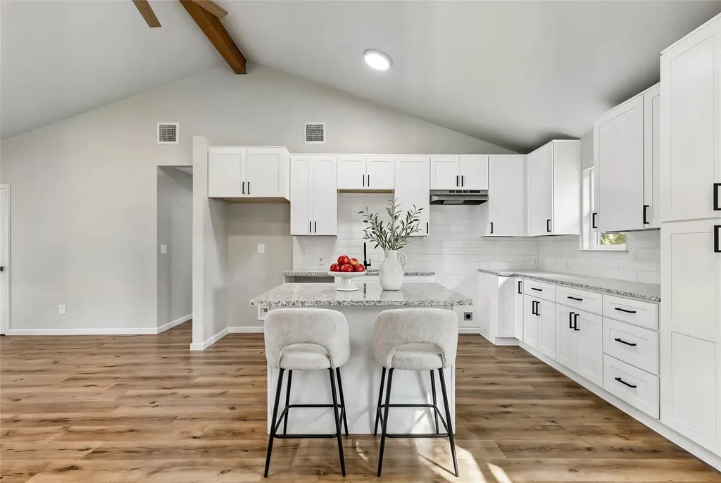902 Melanie Lane Keene TX 76059