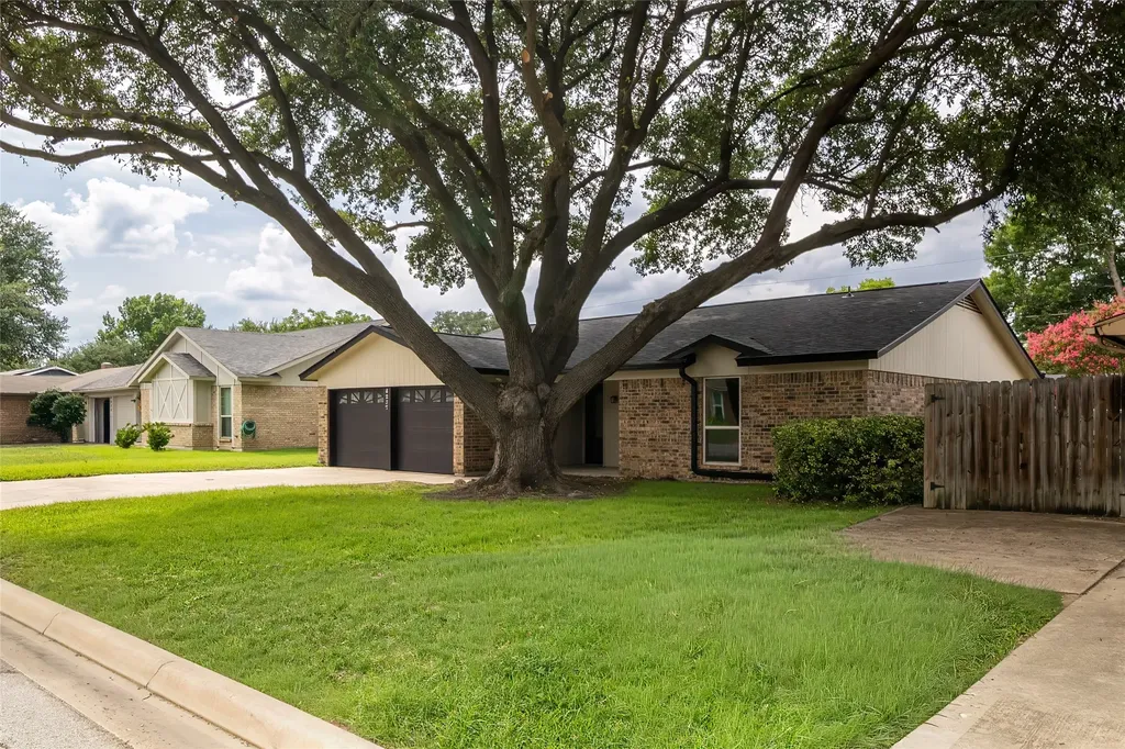 8237 Saint Patrick Street North Richland Hills TX 76180