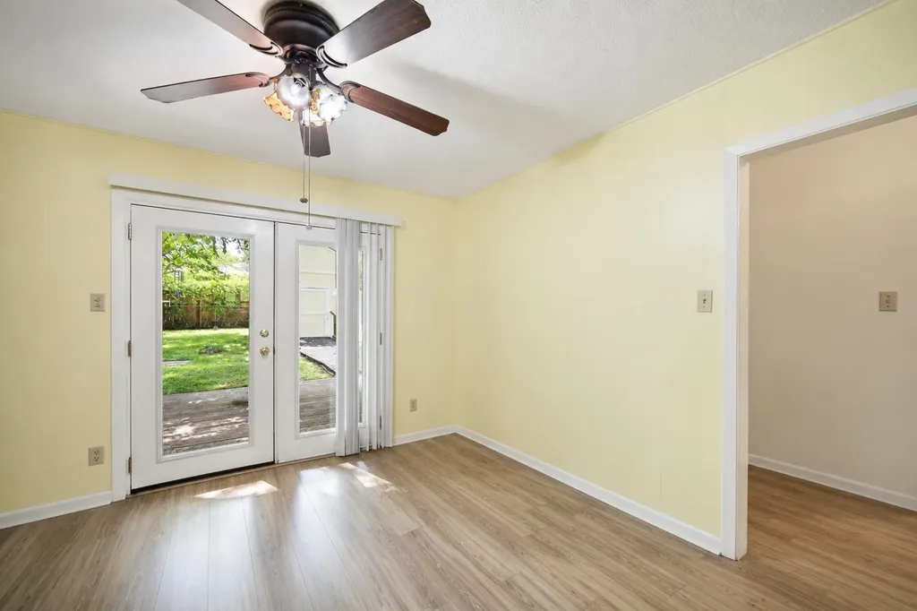 501 Simmons Drive Euless TX 76040