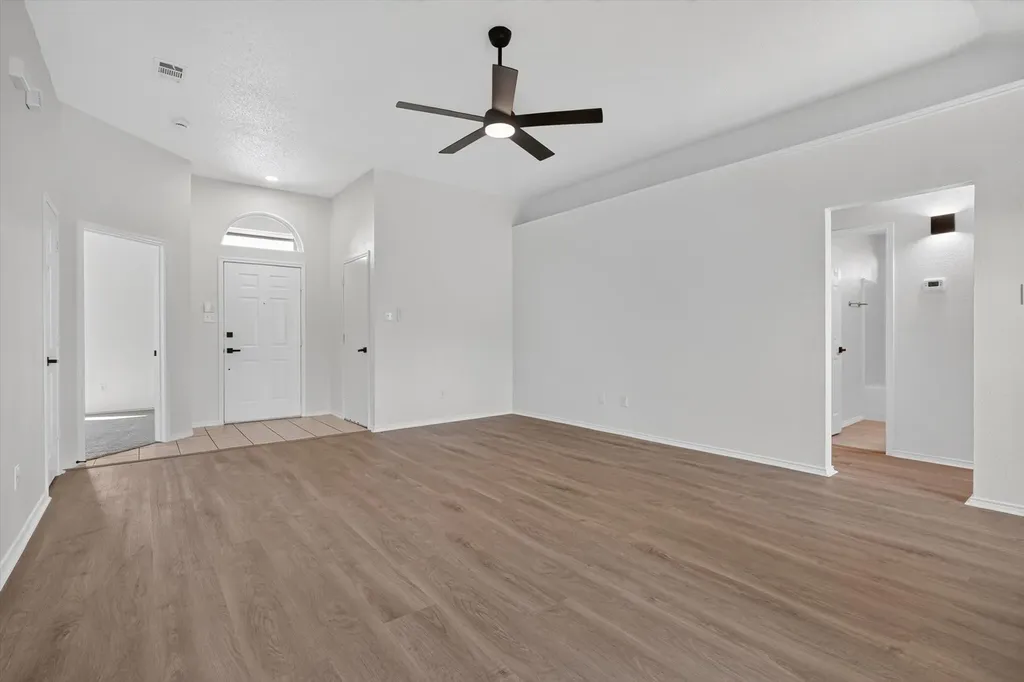 707 Fairview Avenue Seagoville TX 75159