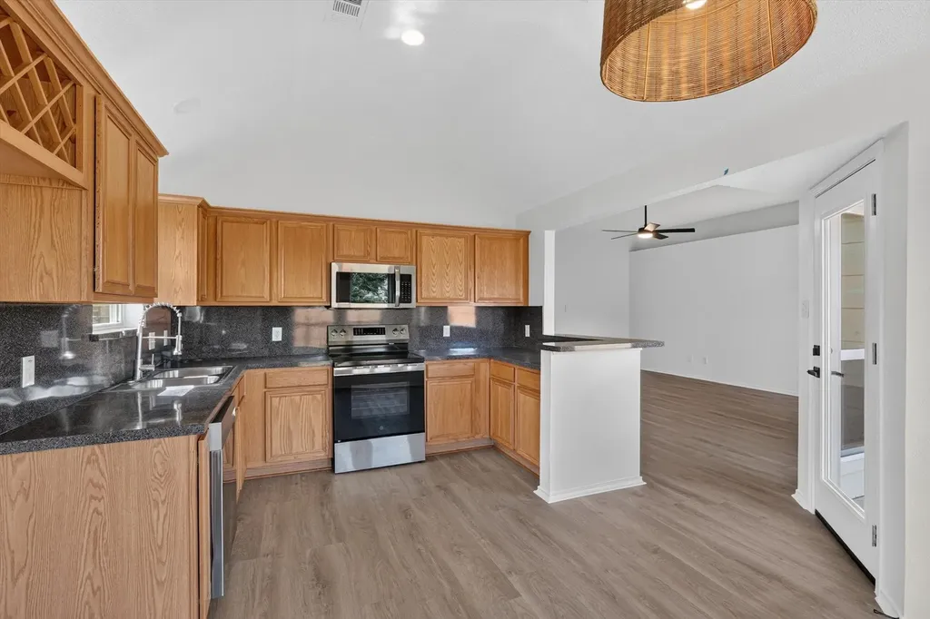 707 Fairview Avenue Seagoville TX 75159
