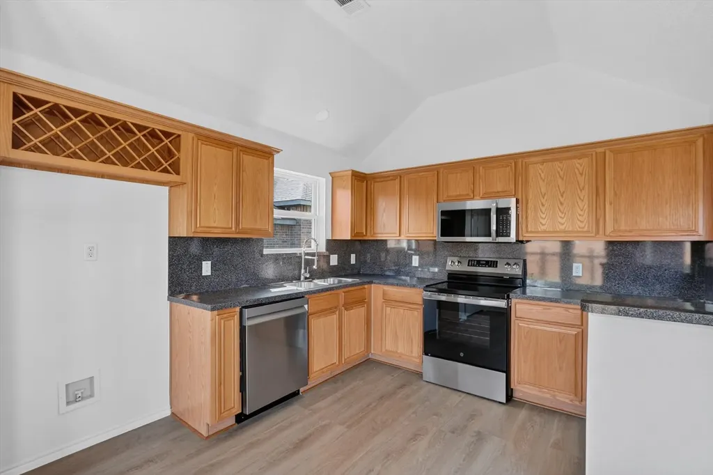 707 Fairview Avenue Seagoville TX 75159