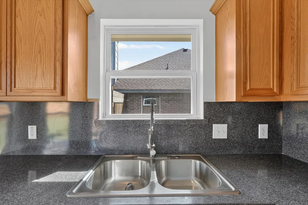 707 Fairview Avenue Seagoville TX 75159