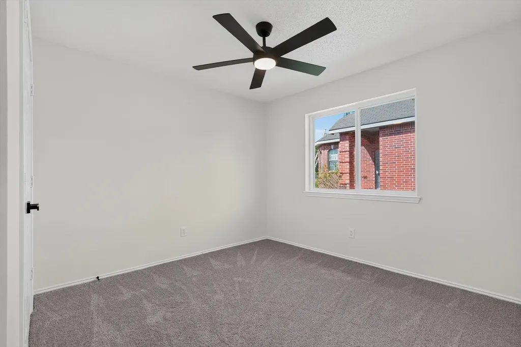 707 Fairview Avenue Seagoville TX 75159