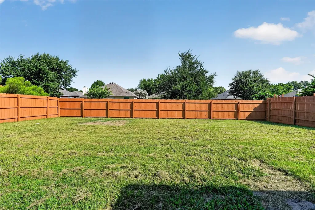 707 Fairview Avenue Seagoville TX 75159