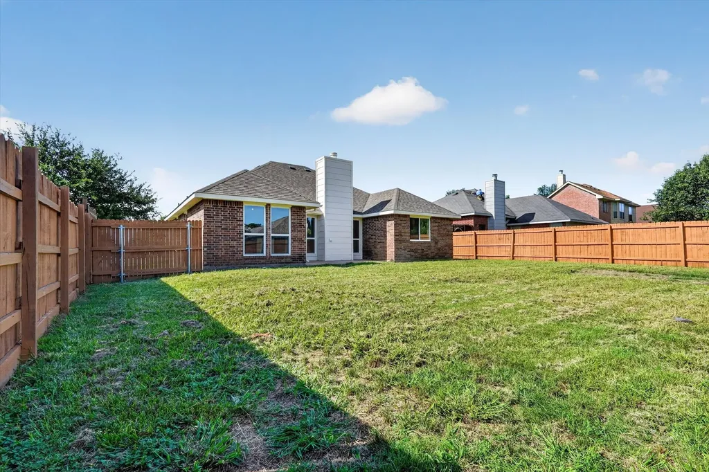 707 Fairview Avenue Seagoville TX 75159