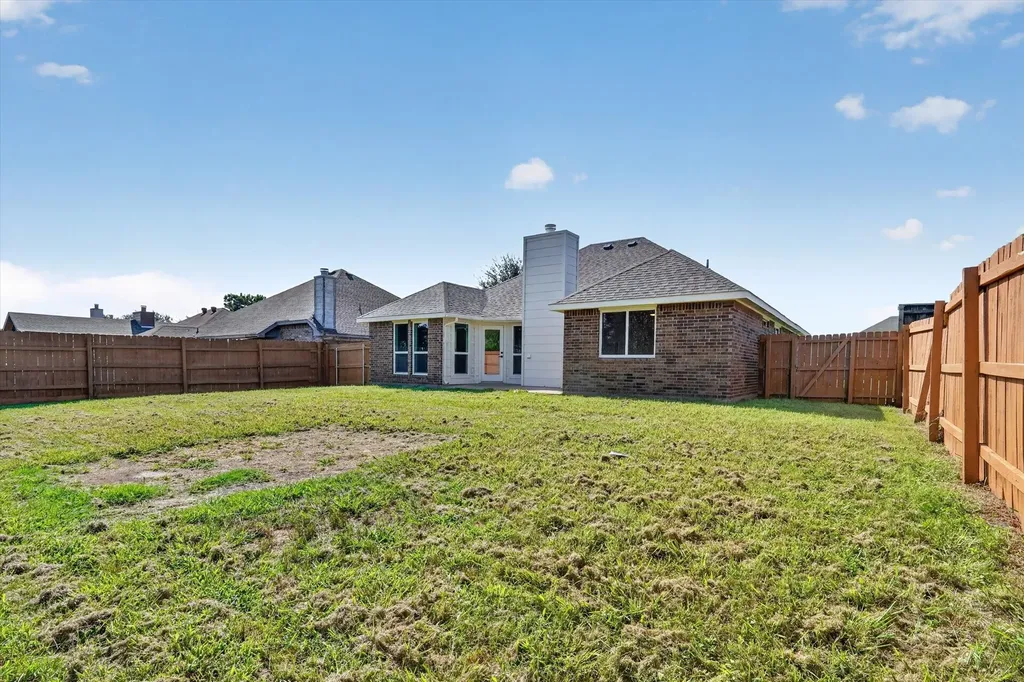 707 Fairview Avenue Seagoville TX 75159
