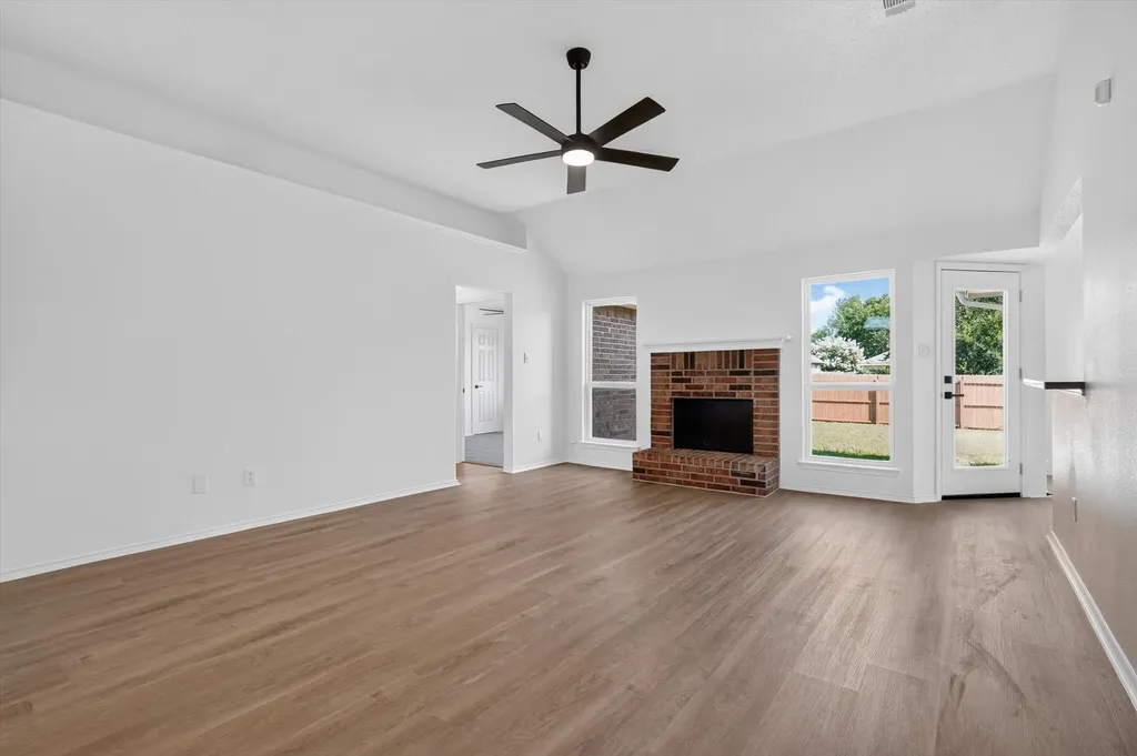 707 Fairview Avenue Seagoville TX 75159