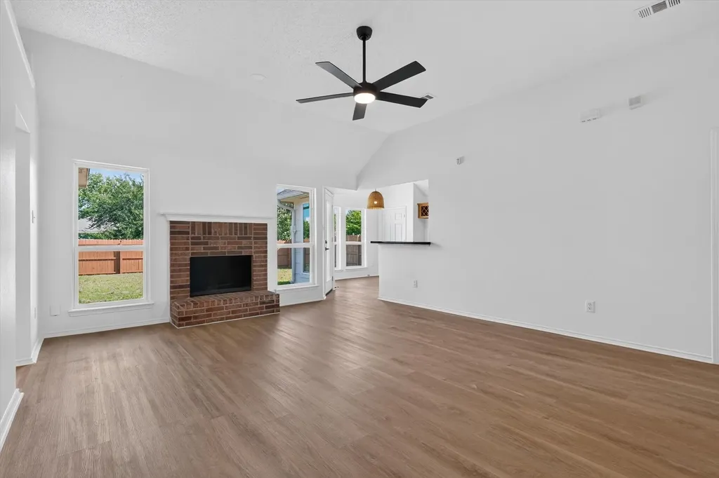 707 Fairview Avenue Seagoville TX 75159