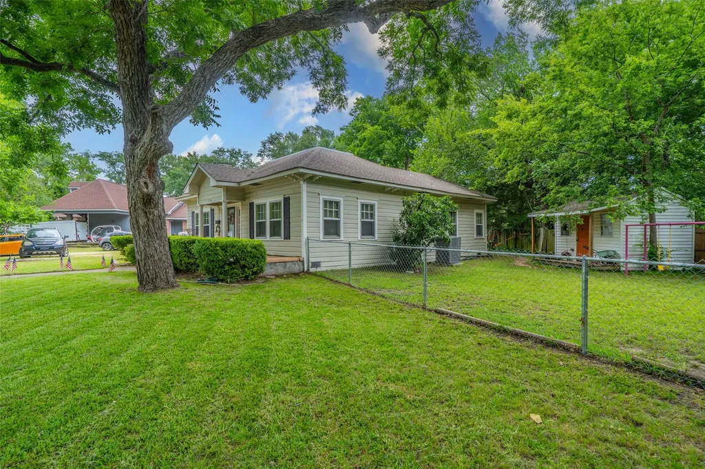 106 Walnut Street Terrell TX 75160