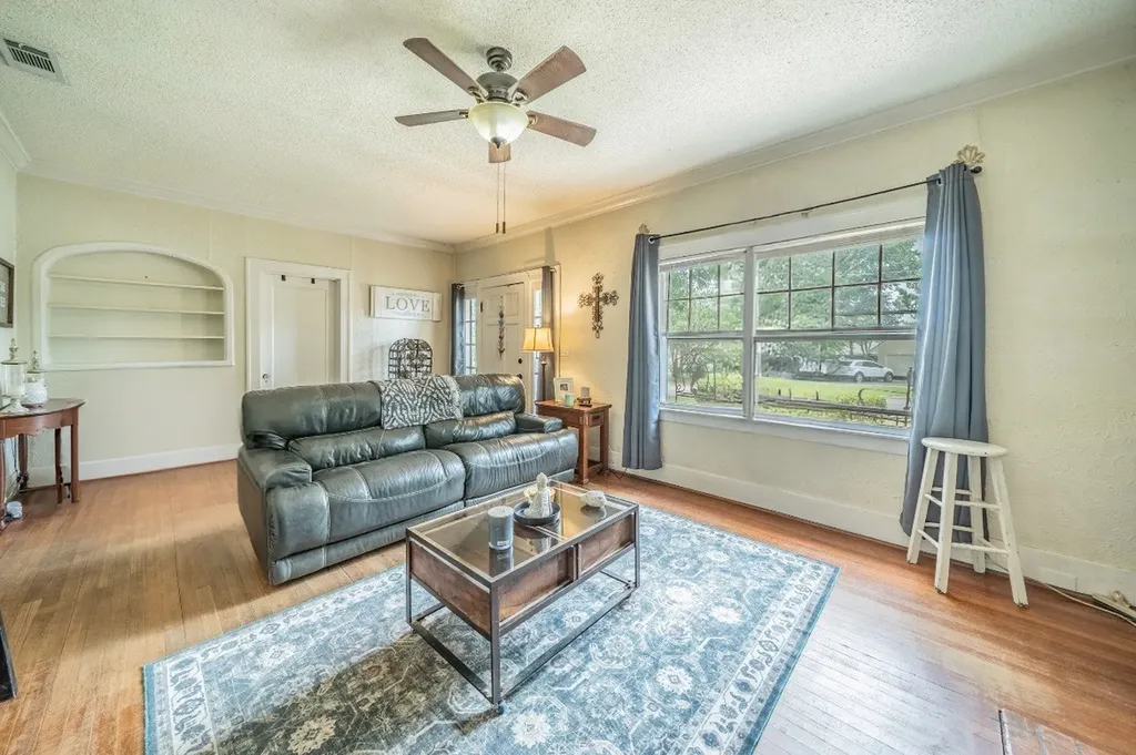 106 Walnut Street Terrell TX 75160