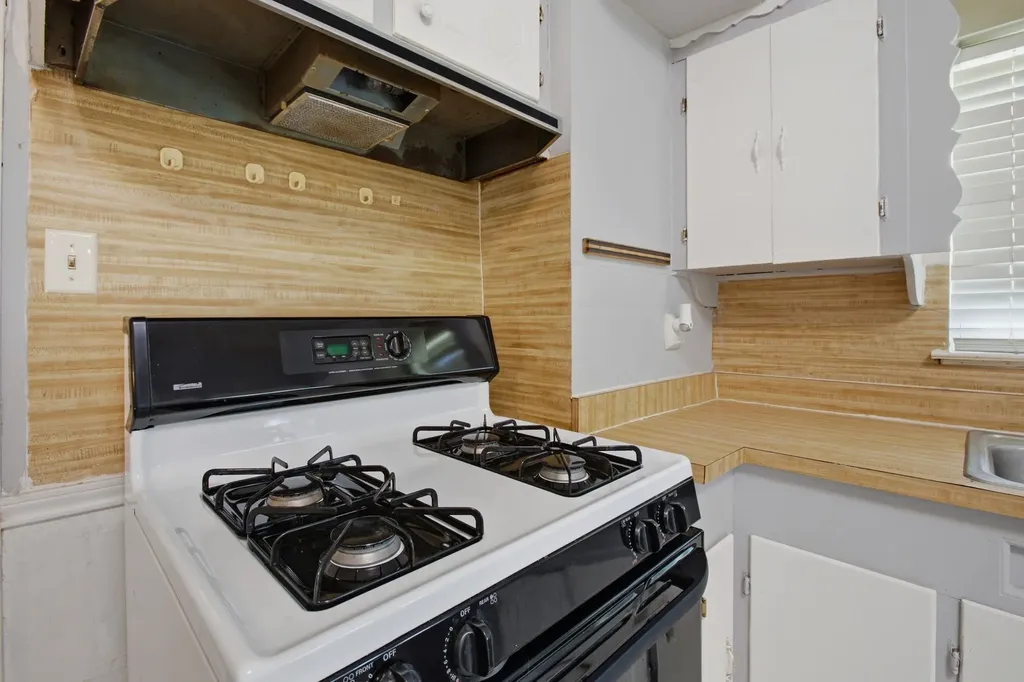 1625 Meadowbrook Drive Garland TX 75042