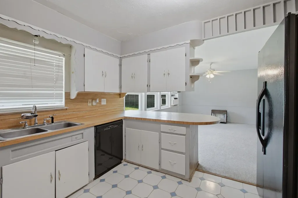 1625 Meadowbrook Drive Garland TX 75042