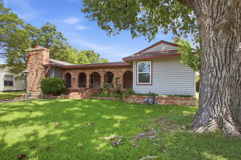 1625 Meadowbrook Drive Garland TX 75042
