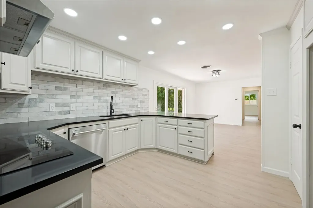1717 Monaco Drive Arlington TX 76010