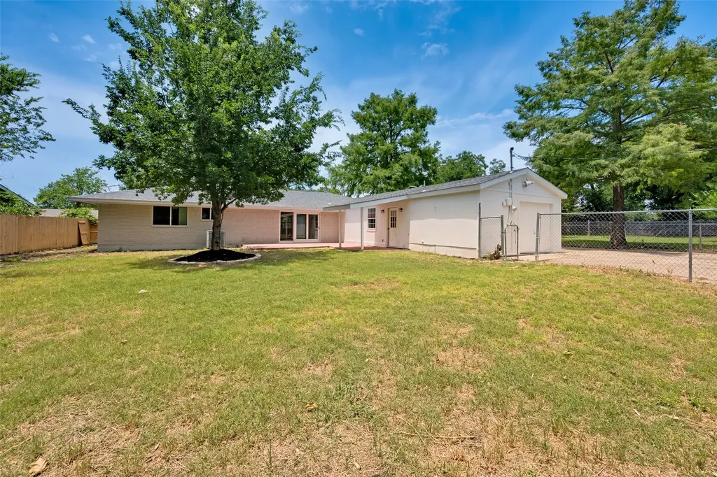 1717 Monaco Drive Arlington TX 76010