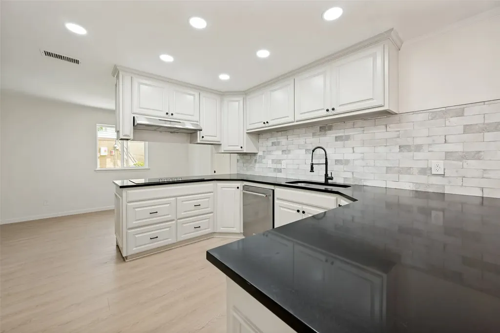 1717 Monaco Drive Arlington TX 76010