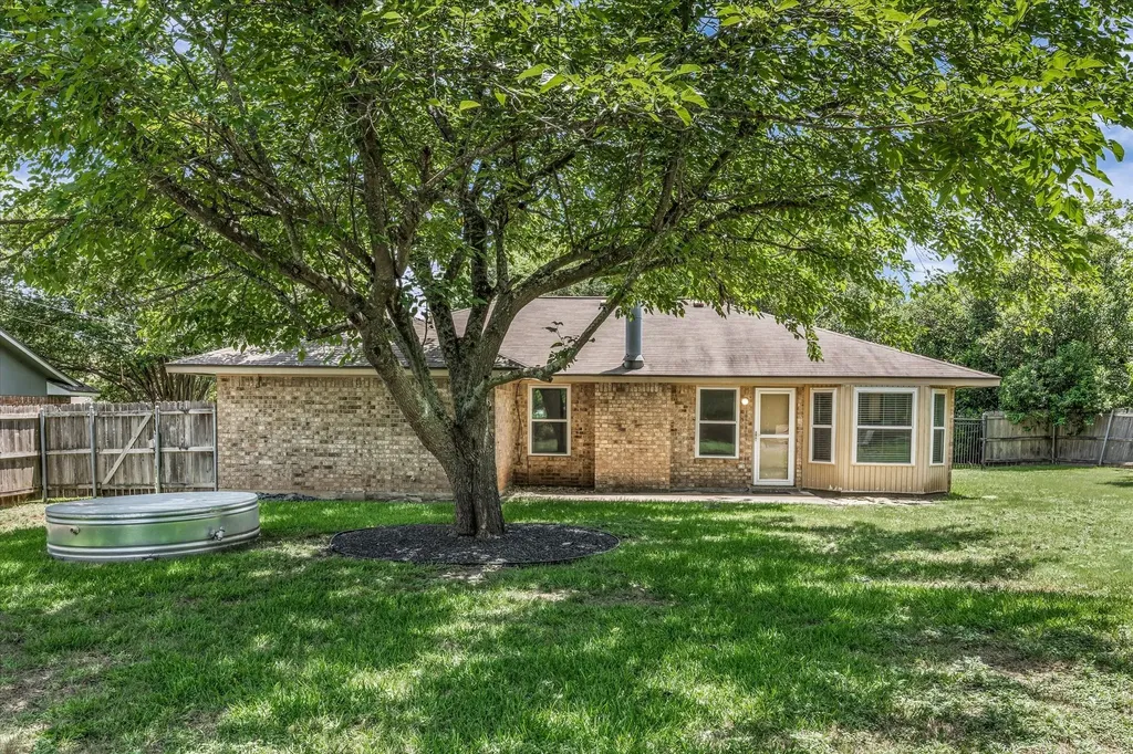 316 E Chapman Road Hewitt TX 76643