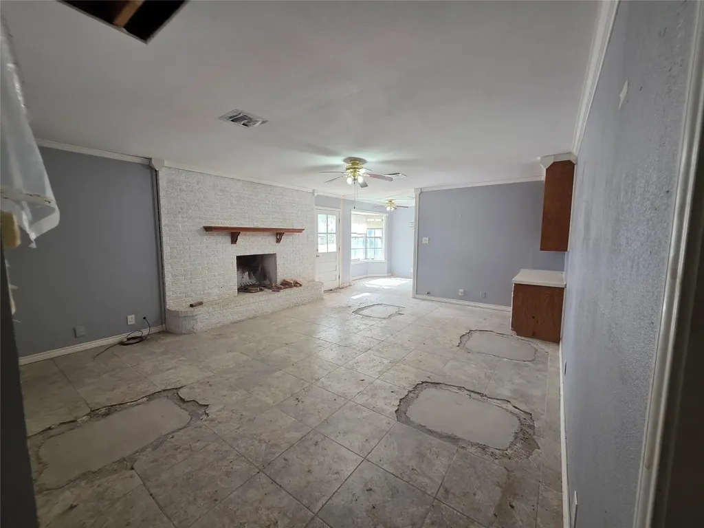 204 Fordyce Street Barry TX 75102
