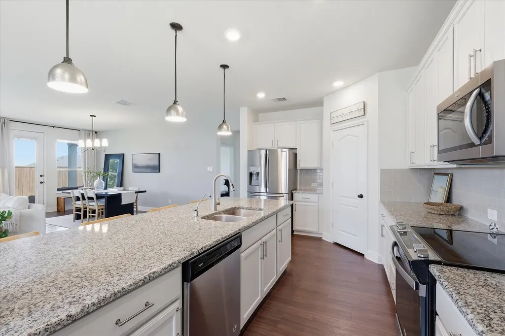 2609 Wayne Avenue Aubrey TX 76227