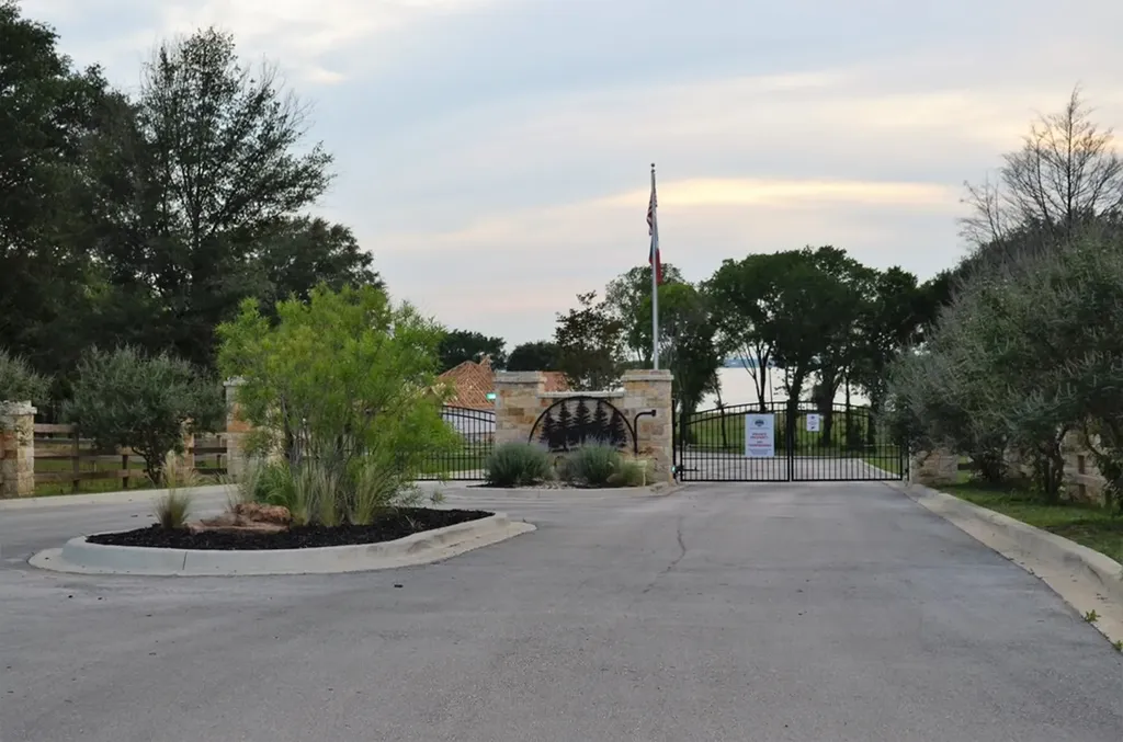 551 Shoreline Drive Mabank TX 75143