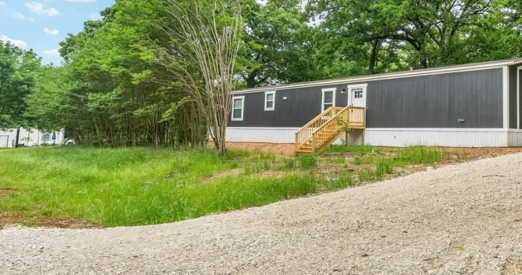 121 Neches Drive Mabank TX 75156