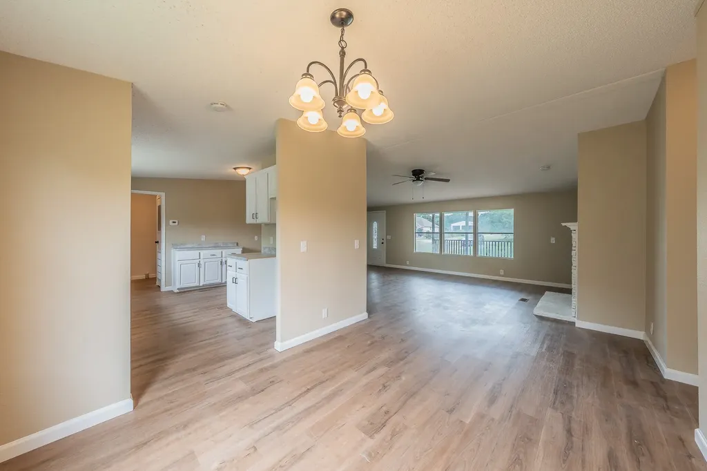 153 Clay Court Springtown TX 76082