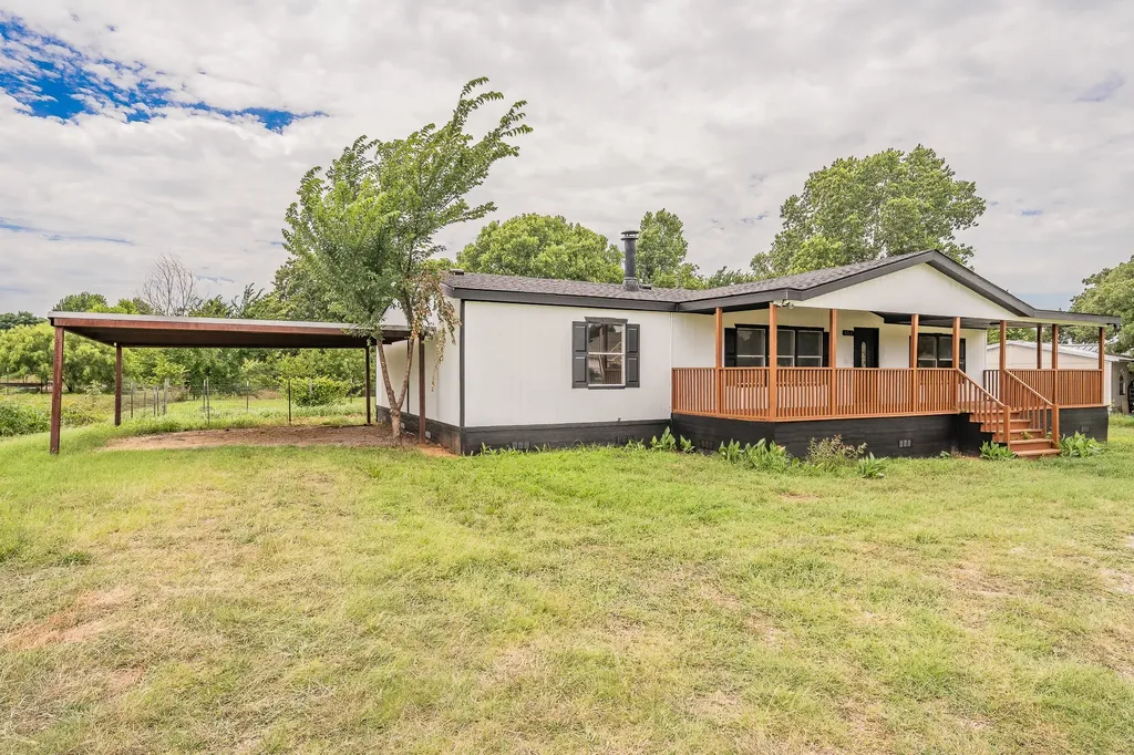 153 Clay Court Springtown TX 76082